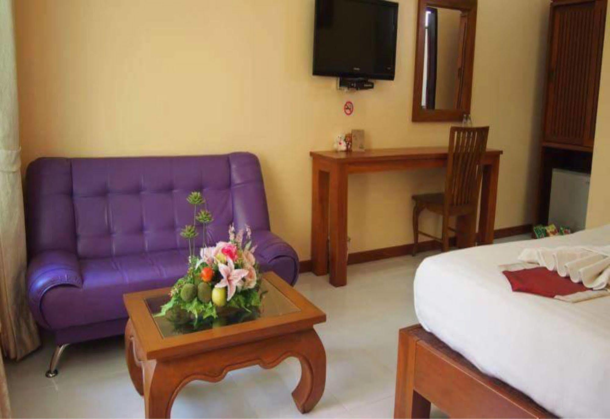 Ruen Narisra Resort Sukhothai Luaran gambar